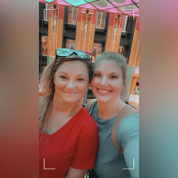 Meet your Posher, Jennifer - Picture 9 of 17